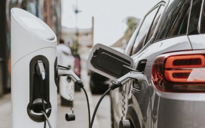 Revolutionizing Supply Chains: The Integration of Fleet Vehicle Electrification and Smart Technologies