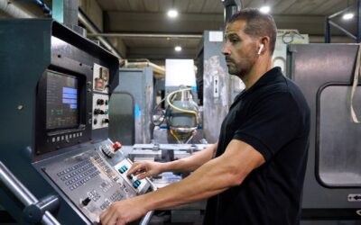 How to Empower Frontline Workers to Master Equipment Operations: A Guide